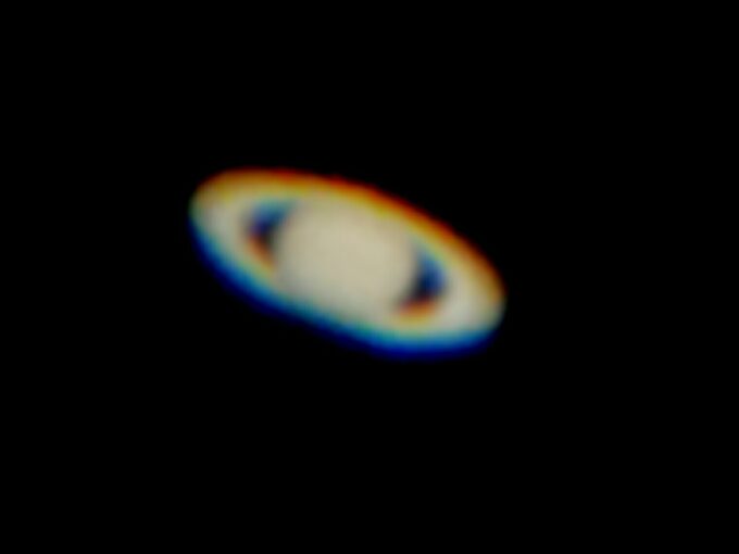 Saturn fotograferet gennem teleskop med telefon